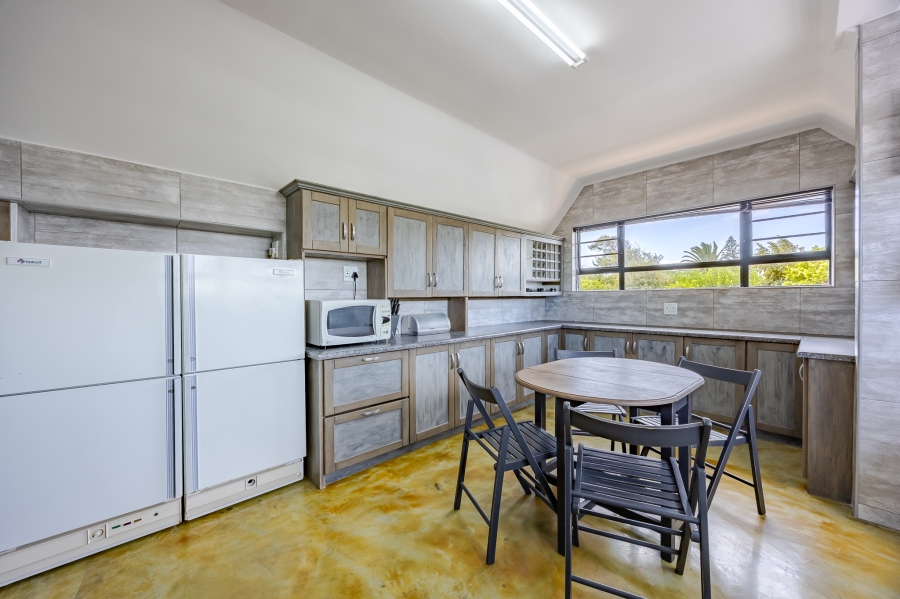 6 Bedroom Property for Sale in Flamingo Vlei Western Cape